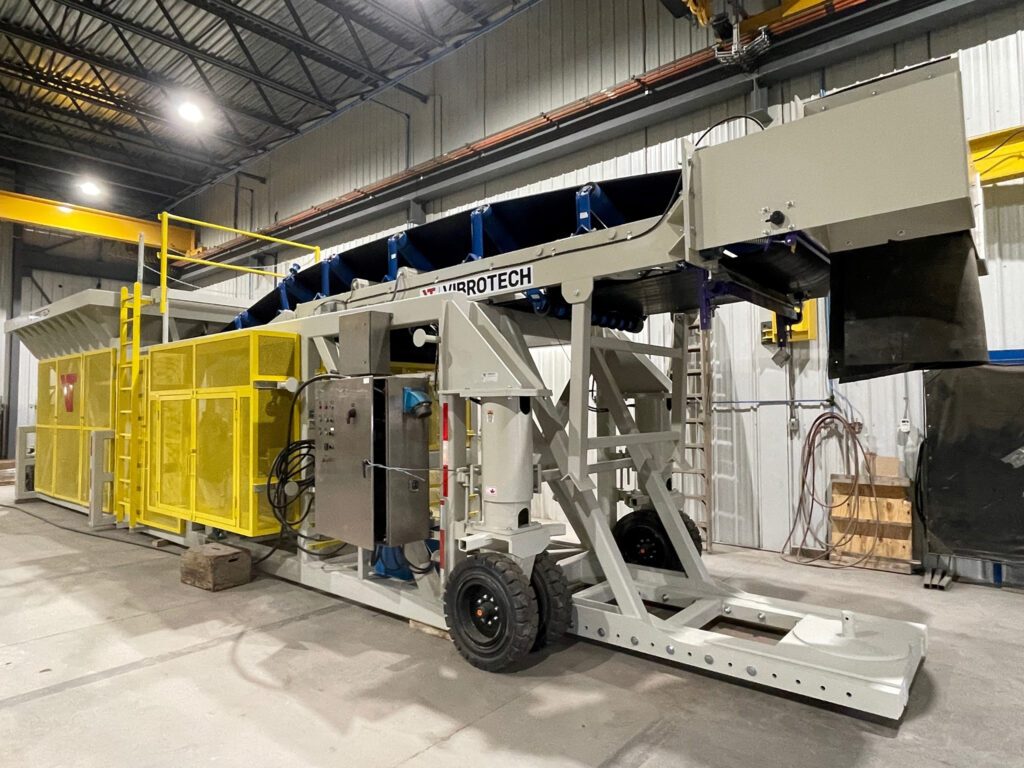 Mobile hopper conveyor