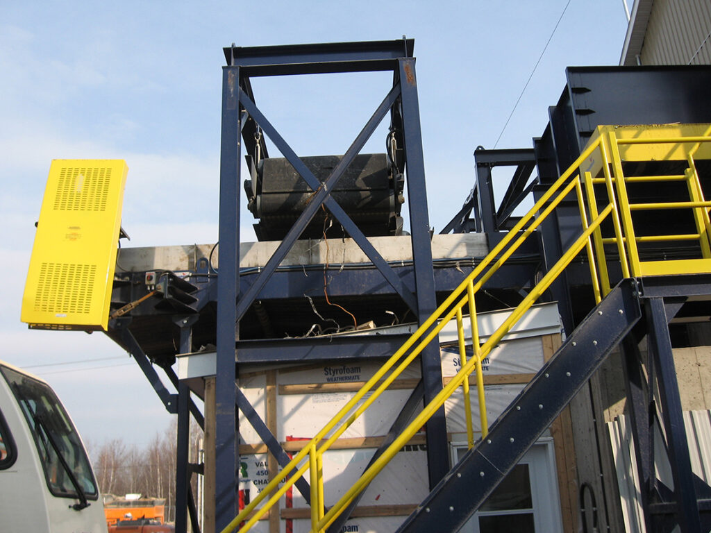 Cross Belt Self-Cleaning Magnets